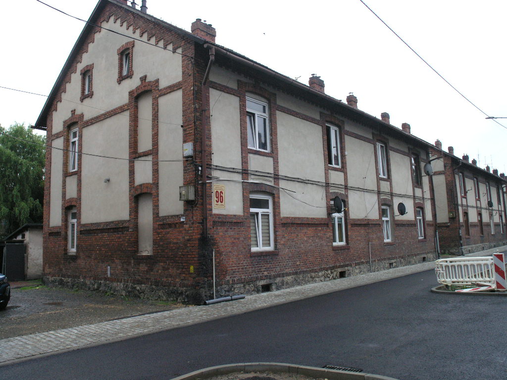 udział w wys. 1/2 części w lokalu mieszkalnym w Czechowicach-Dziedzicach